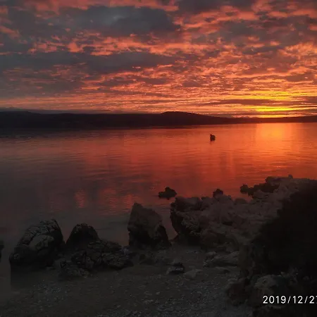 Maricic 200 Meters From The Apartamento Novi Vinodolski