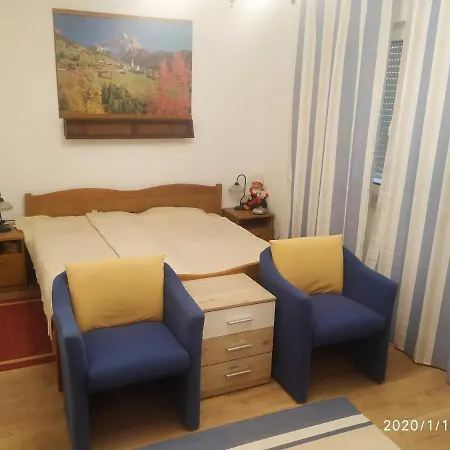 Apartamento Maricic 200 Meters From The *