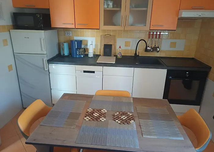 Lejlighed Maricic 200 Meters From The Novi Vinodolski