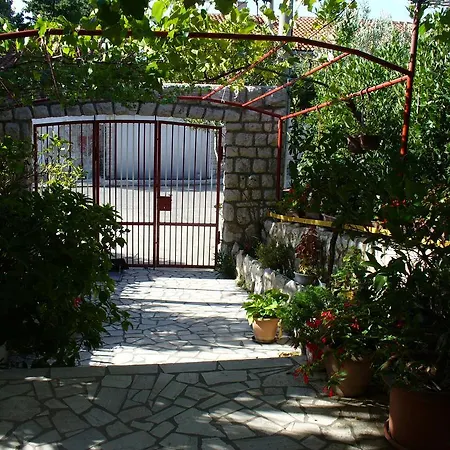 Apartment Maricic 200 Meters From The
