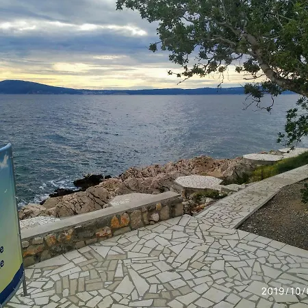 Apartment Maricic 200 Meters From The Novi Vinodolski