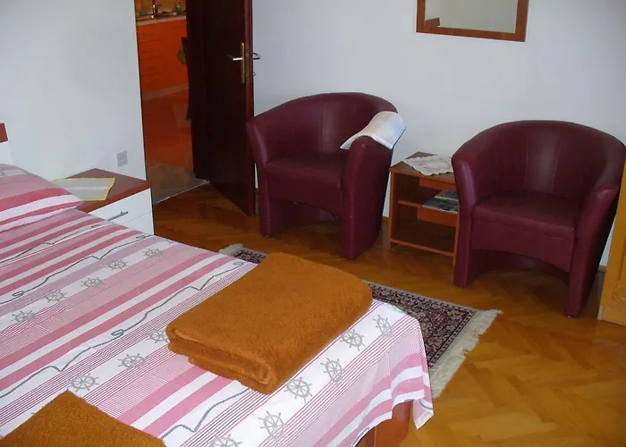 Maricic 200 Meters From The Appartement Novi Vinodolski